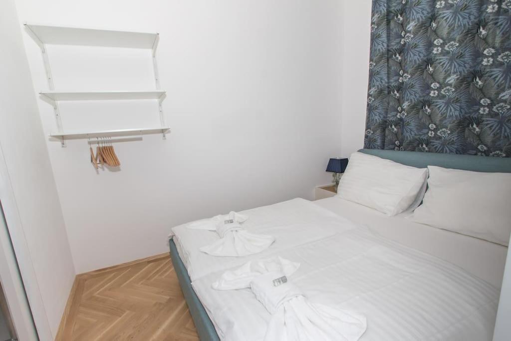 Josef'S Home I Studio In Prime Location I Patio Wina Bagian luar foto